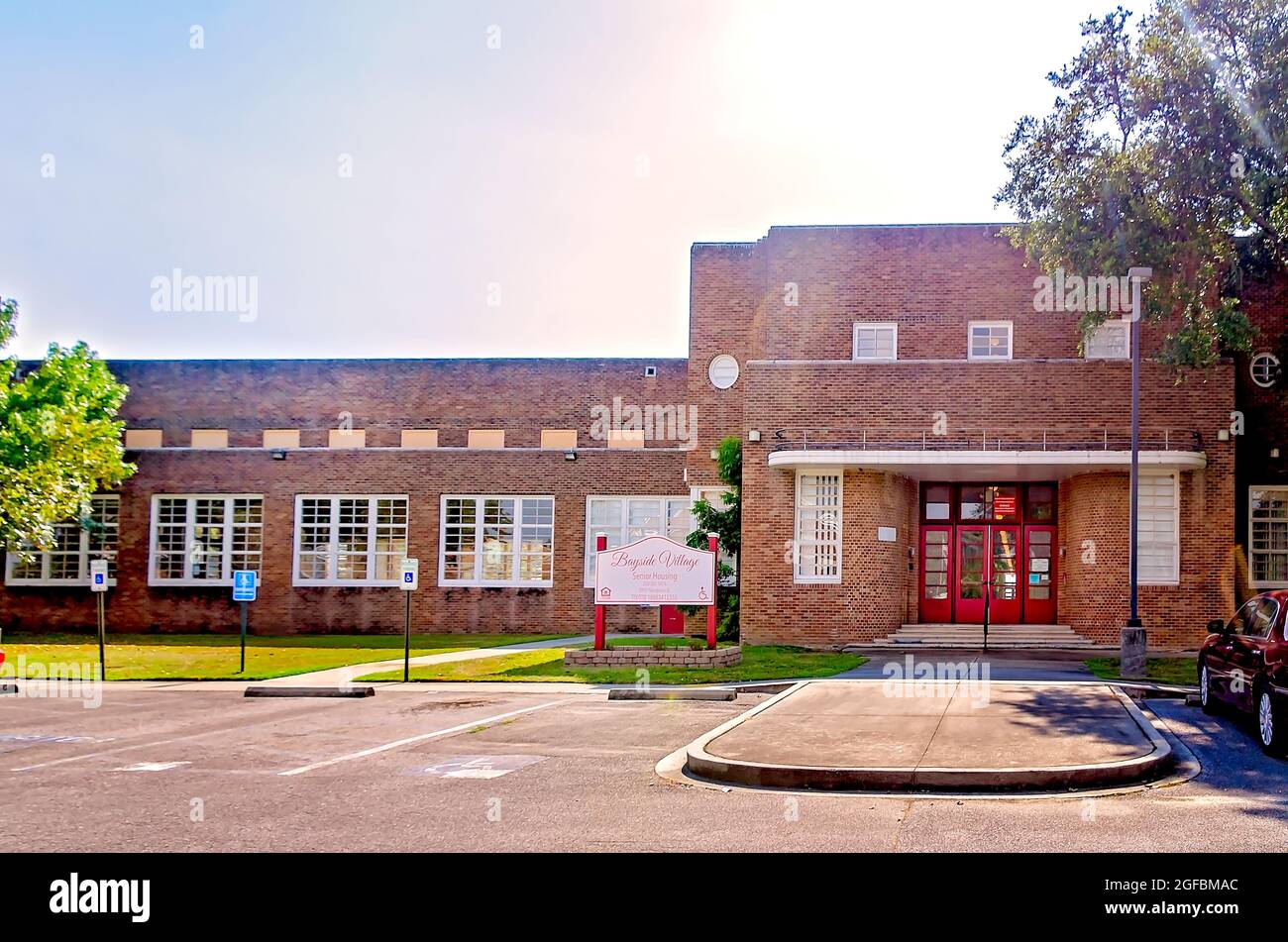 La vecchia scuola superiore di Pascagoula è illustrata, 24 agosto 2021, a Pascagoula, Mississippi. La scuola è stata aperta nel 1939 e chiusa nel 1997. Foto Stock