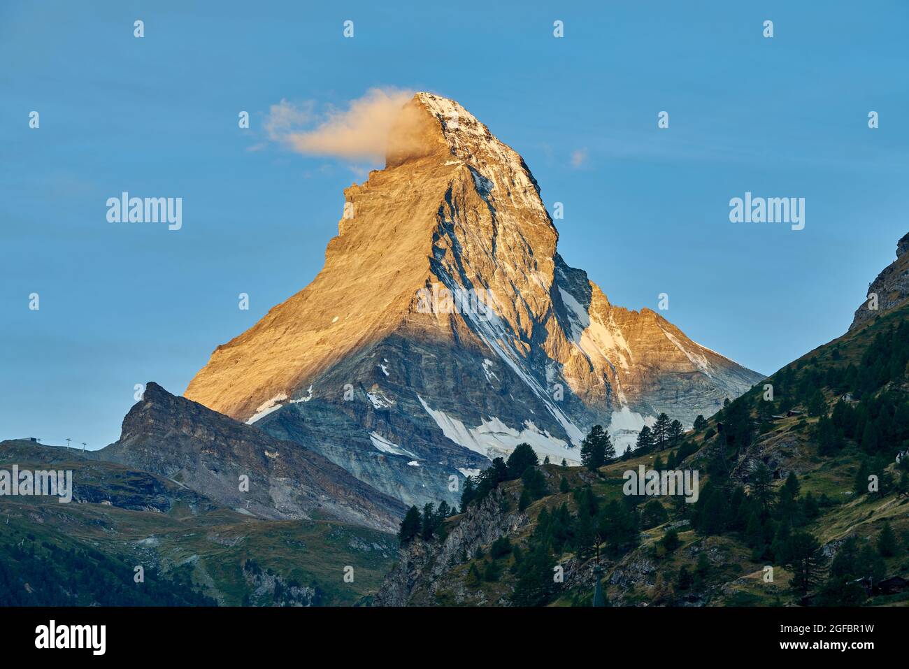 Il sole sorge sul Cervino Foto Stock