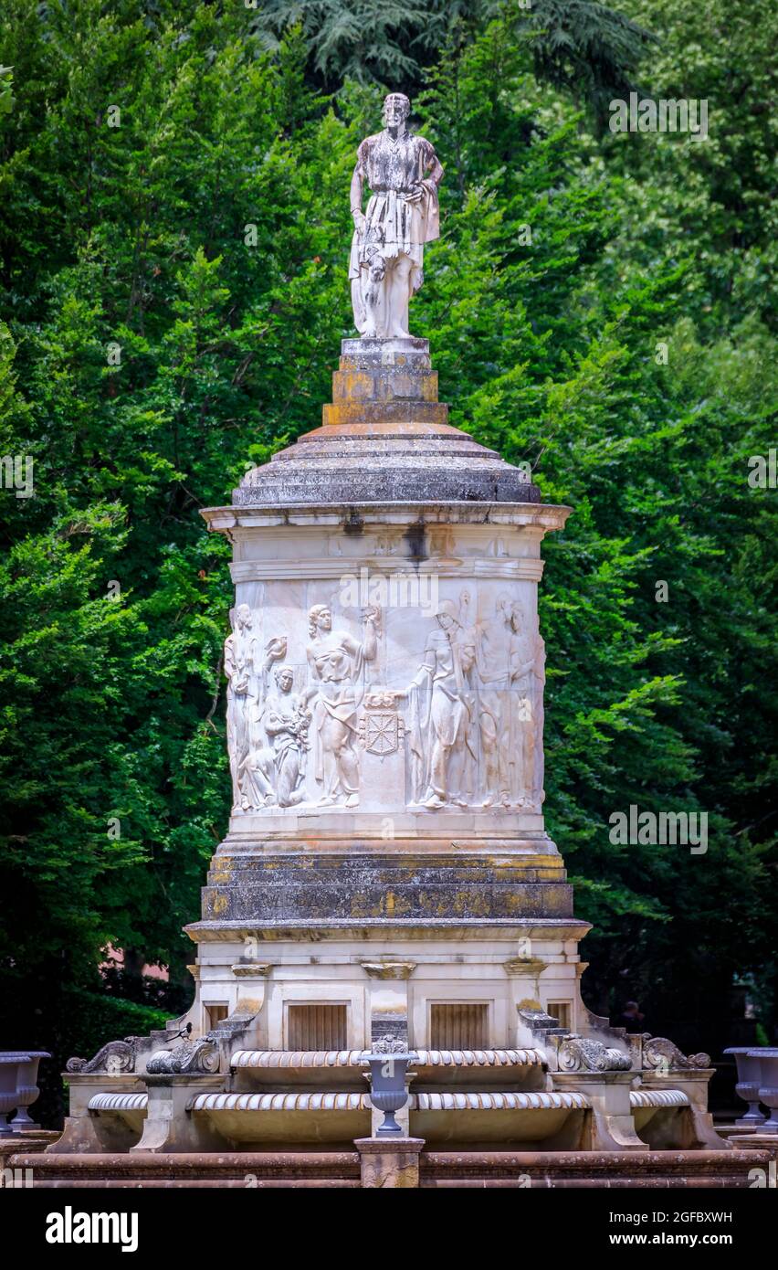 Monumento a Julian Gayarre, cantante lirico spagnolo nei Giardini di Taconera inaugurato nel luglio 1950 a Pamplona, Navarra, Spagna Foto Stock