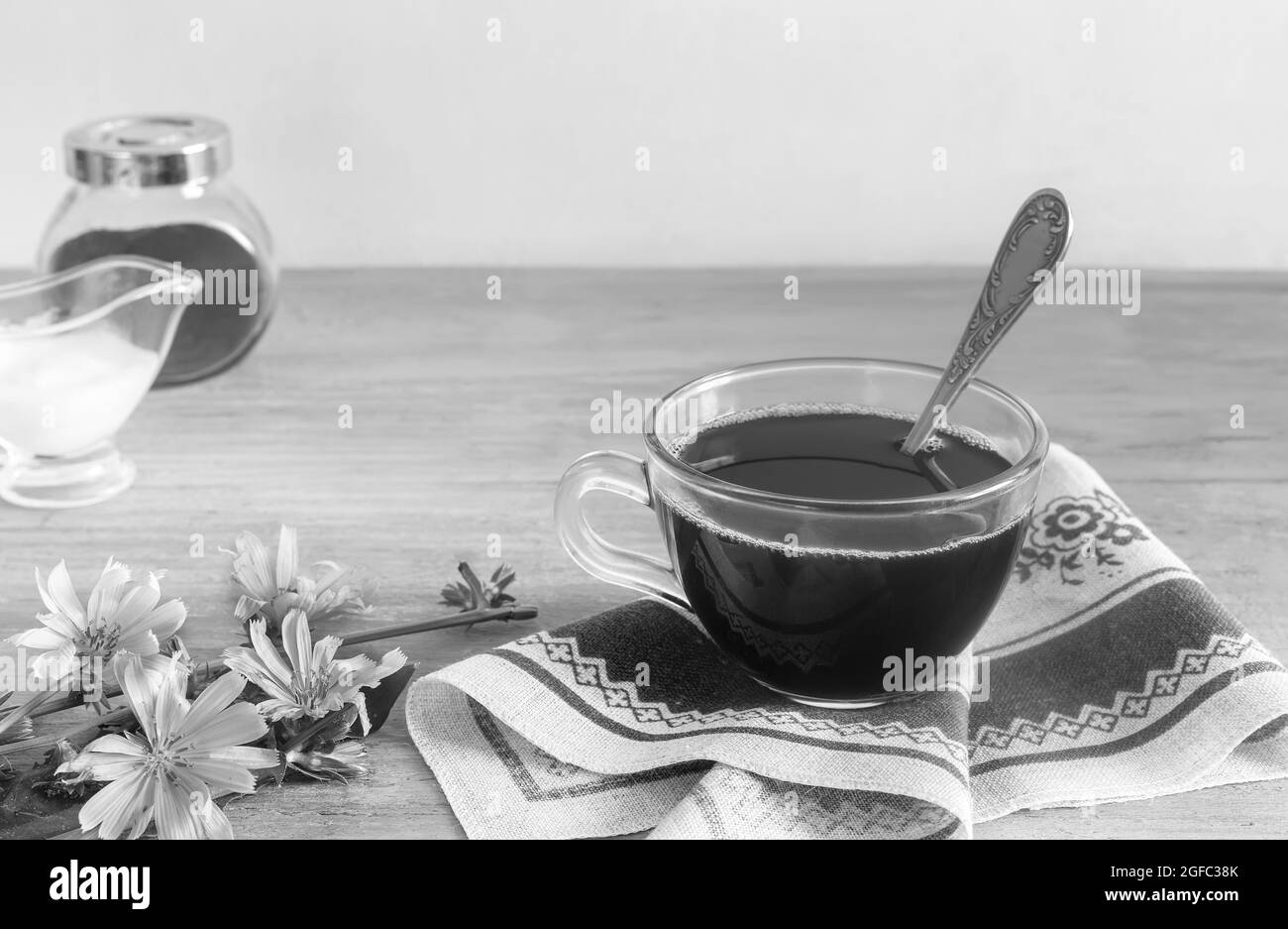 Un'alternativa al caffè è una bevanda calda a base di cicoria . Foto Stock