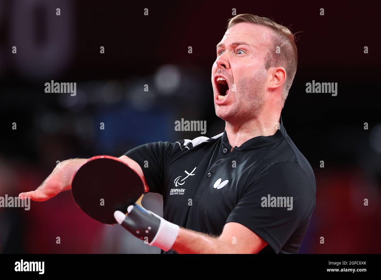 Tokyo, Giappone. 25 ago 2021. Peter Rosenmeier (DEN) Ping-pong : Men's Singles Classe 6 Gruppo B durante i Giochi Paralimpici di Tokyo 2020 al Tokyo Metropolitan Gymnasium di Tokyo, Giappone . Credit: Yohei Osada/AFLO SPORT/Alamy Live News Foto Stock