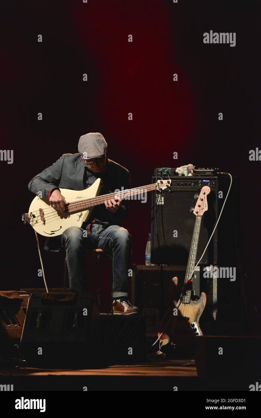 Trio Zeppetella/Mirabassi/Deidda in concerto â&#x80;&#x93; si puo fare Casa del Jazz â&#x80;&#x93; Roma, 24 agosto 2021 - Italia Foto Stock