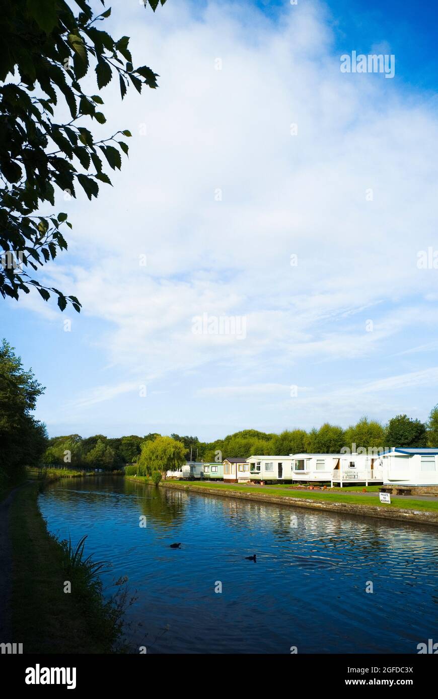 Case mobili in un sito vicino al canale Leeds & Liverpool a Scarisbrick, Lancashire Foto Stock