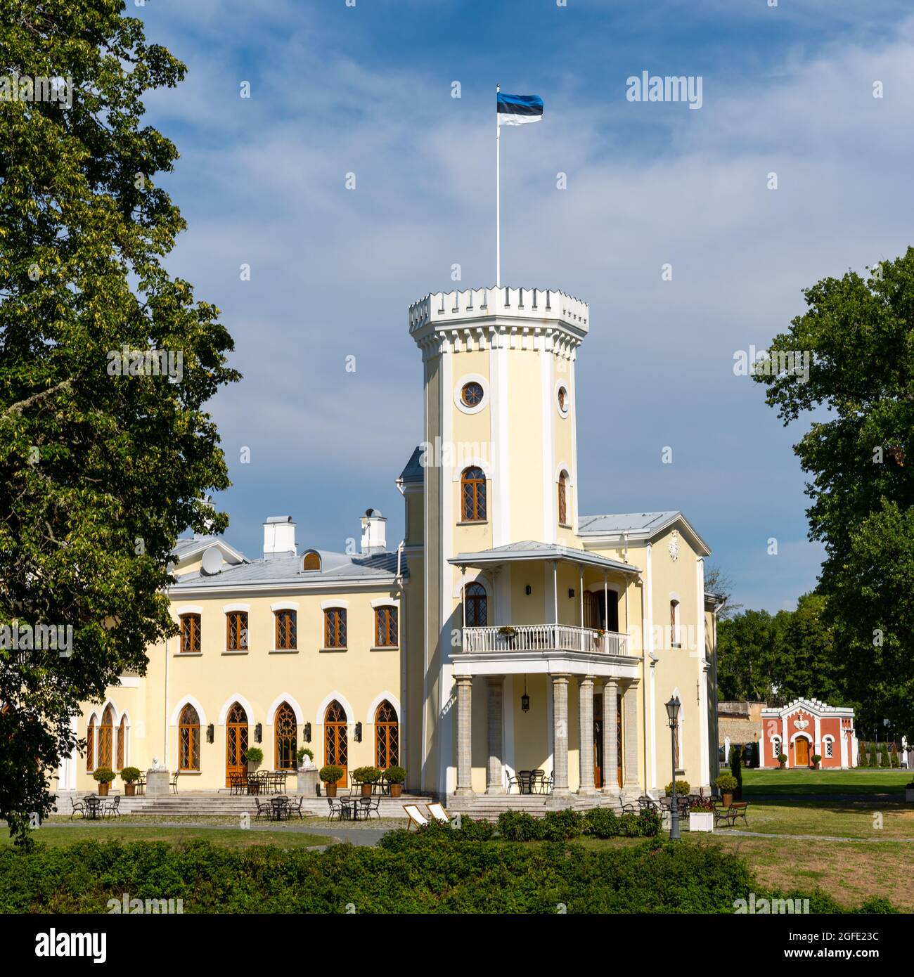 Meeremoisa, Estonia - 12 agosto 2021: Vista del castello di Keila-Joa Manor nel nord dell'Estonia Foto Stock