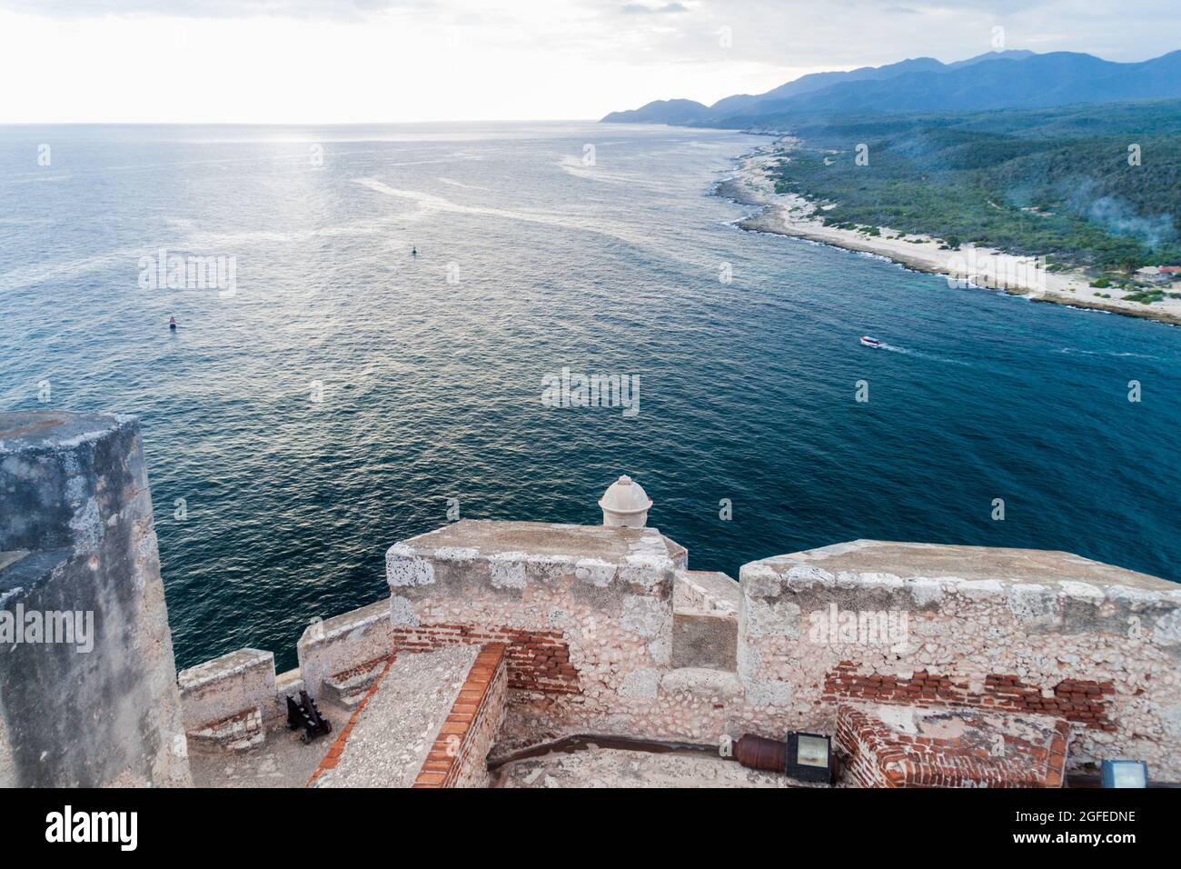 Vista dal Castello di San Pedro de la Roca del Morro, Santiago de Cuba, Cuba Foto Stock