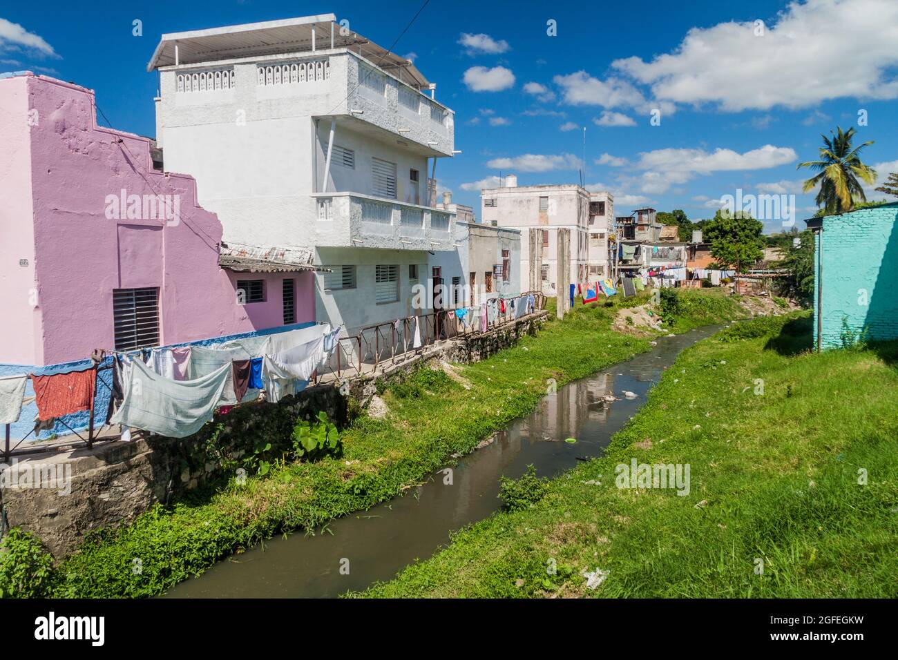 Piccolo torrente sporco a Santa Clara, Cuba Foto Stock