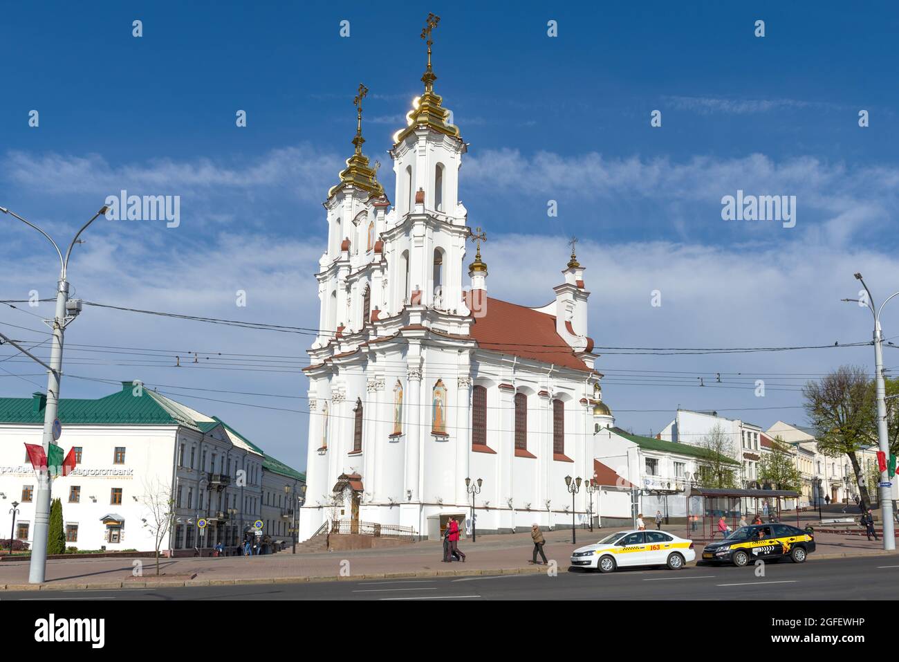 VITEBSK, BIELORUSSIA - 02 MAGGIO 2019: Vista della Chiesa della Risurrezione in un giorno di maggio soleggiato Foto Stock