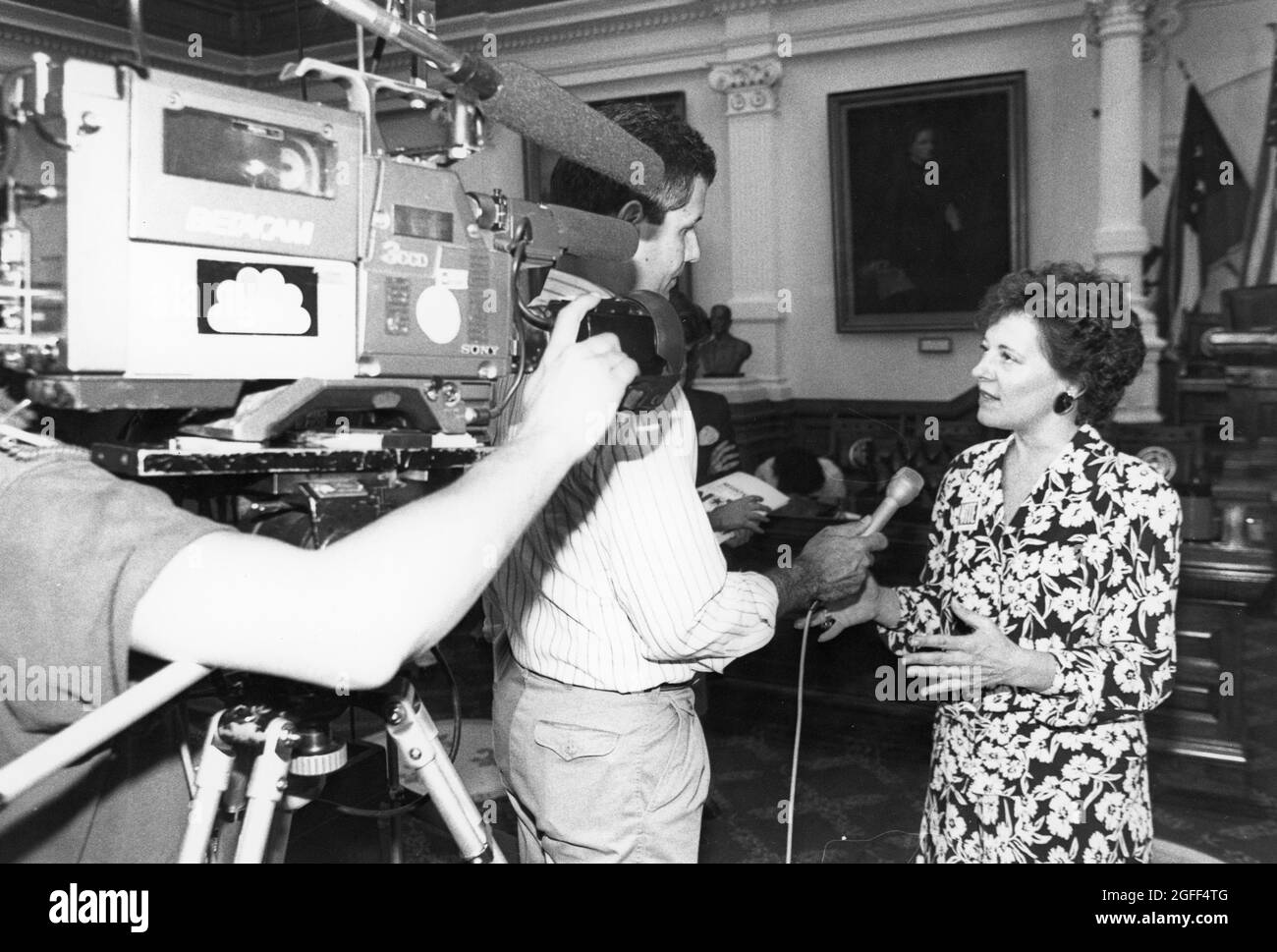 Austin Texas USA, 1993: L'equipaggio di notizie della televisione al lavoro nel Campidoglio del Texas durante la sessione legislativa. ©Bob Daemmrich Foto Stock