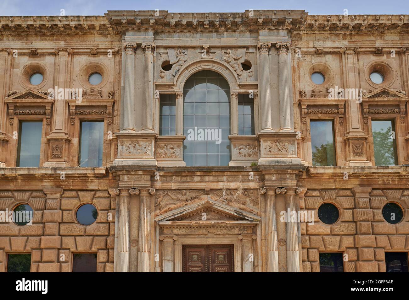 Palazzo di Carlos V nell'Alhambra a Granada in Spagna Foto Stock