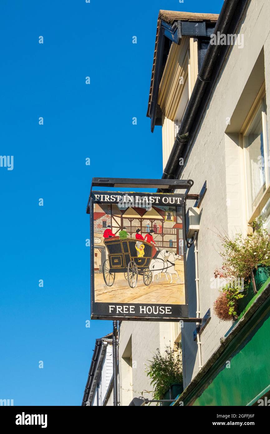 Hastings, pub 'First in Last out' nella Città Vecchia, East Sussex, Regno Unito Foto Stock