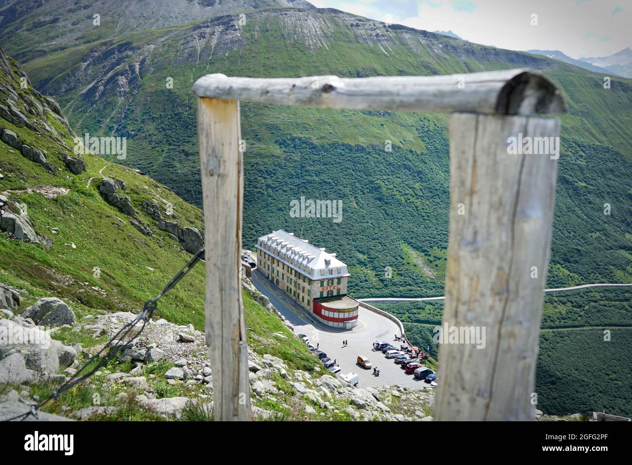 Hotel Belvedere al Passo Furka 2436 m. Furkapass è stato presentato nel film Goldfinger di James Bond. Furka pass, Svizzera - Agosto 2021 Foto Stock