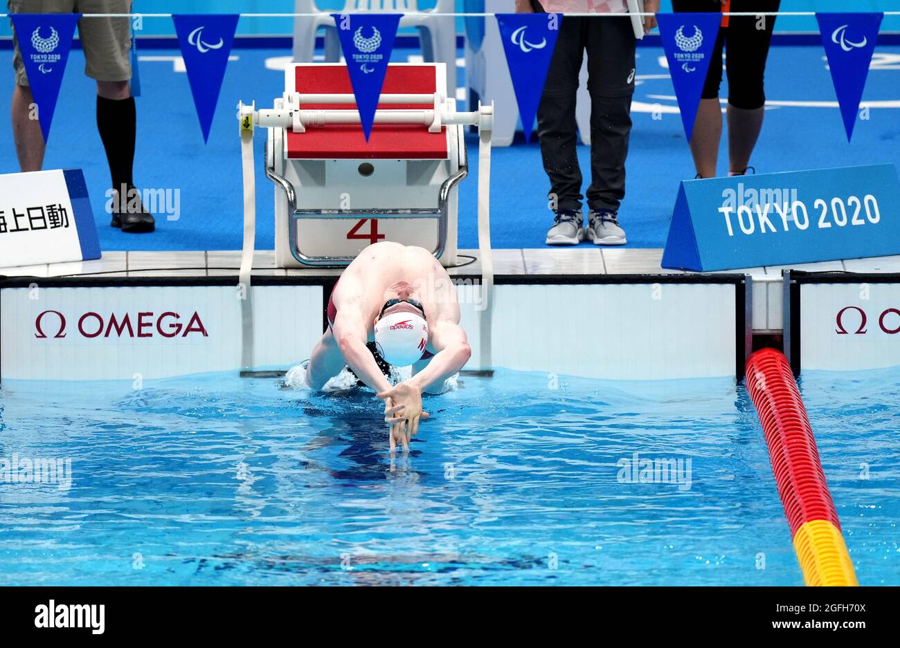 Nicolas-Guy Turbide del Canada compete con i 100 m di calchi contro la corsa agli uomini S13 durante il nuoto al Tokyo Aquatics Center il secondo giorno dei Giochi Paralimpici di Tokyo 2020 in Giappone. Data foto: Giovedì 26 agosto 2021. Foto Stock