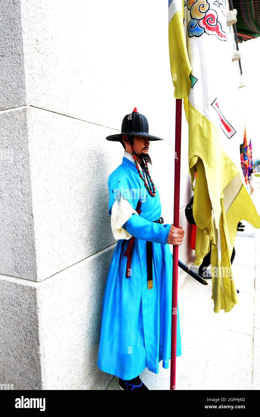 Palazzo Gyeongbokgung Guardie reali. Seul, Corea del Sud. Foto Stock