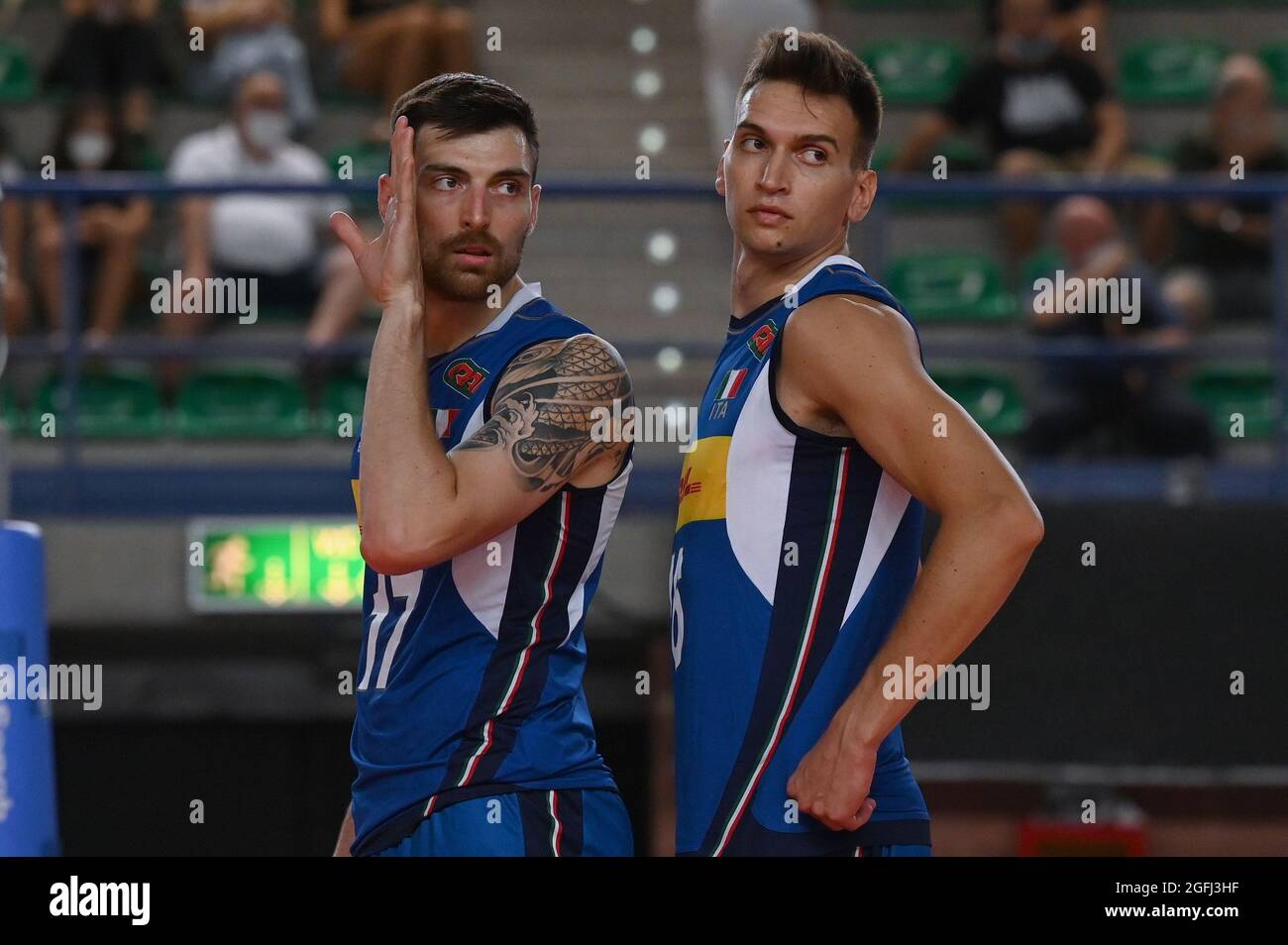 Grana Padano Arena, Mantova, Italia, 25 agosto 2021, Simone Anzani e Yuri Romano d'Italia durante il gioco amichevole 2021 - Italia vs Belgio - Pallavolo Foto Stock