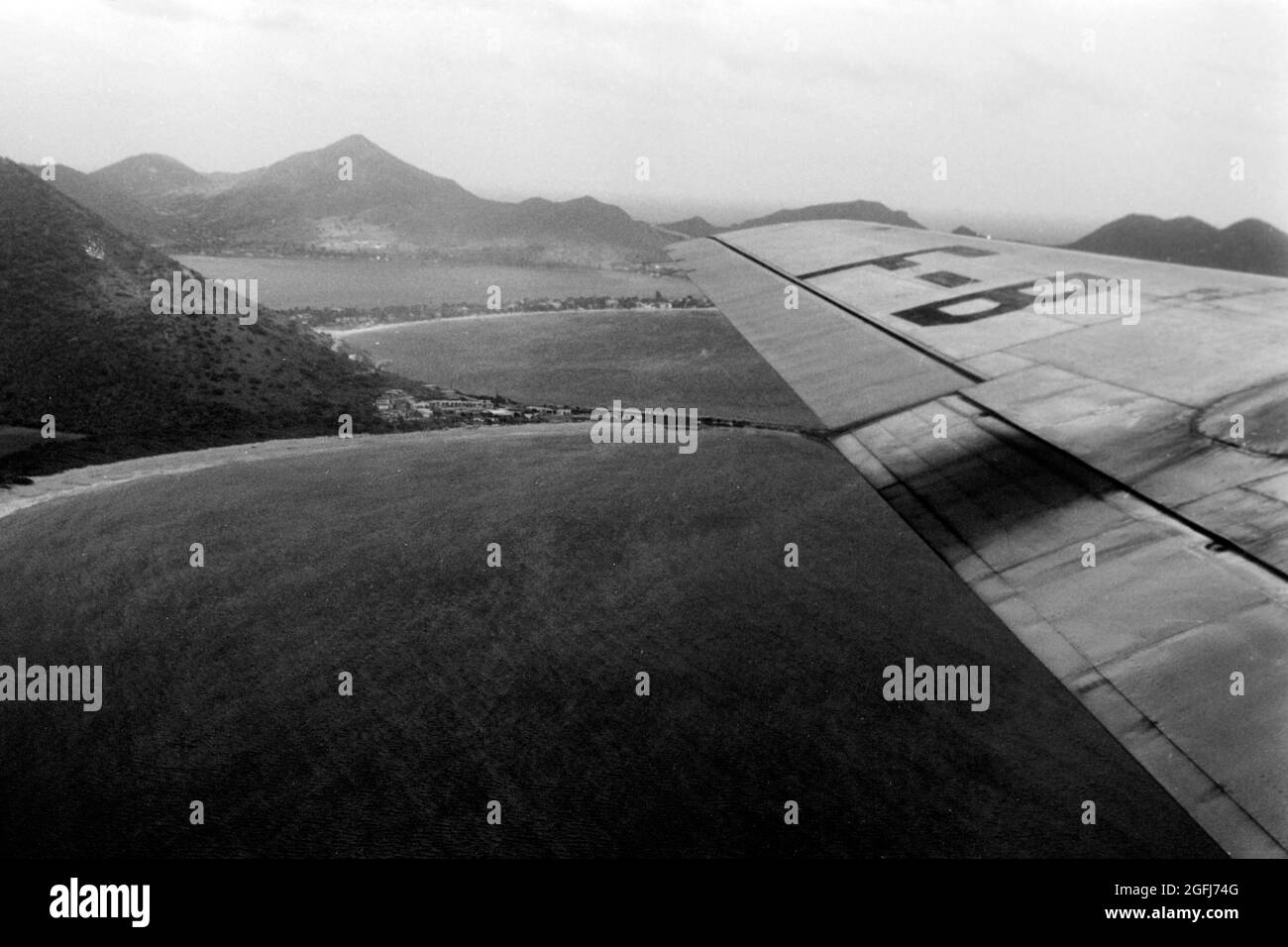 FLUG an der Küstenlinie von Haiti, 1966 volo sulla linea costiera di Haiti, 1966. Foto Stock