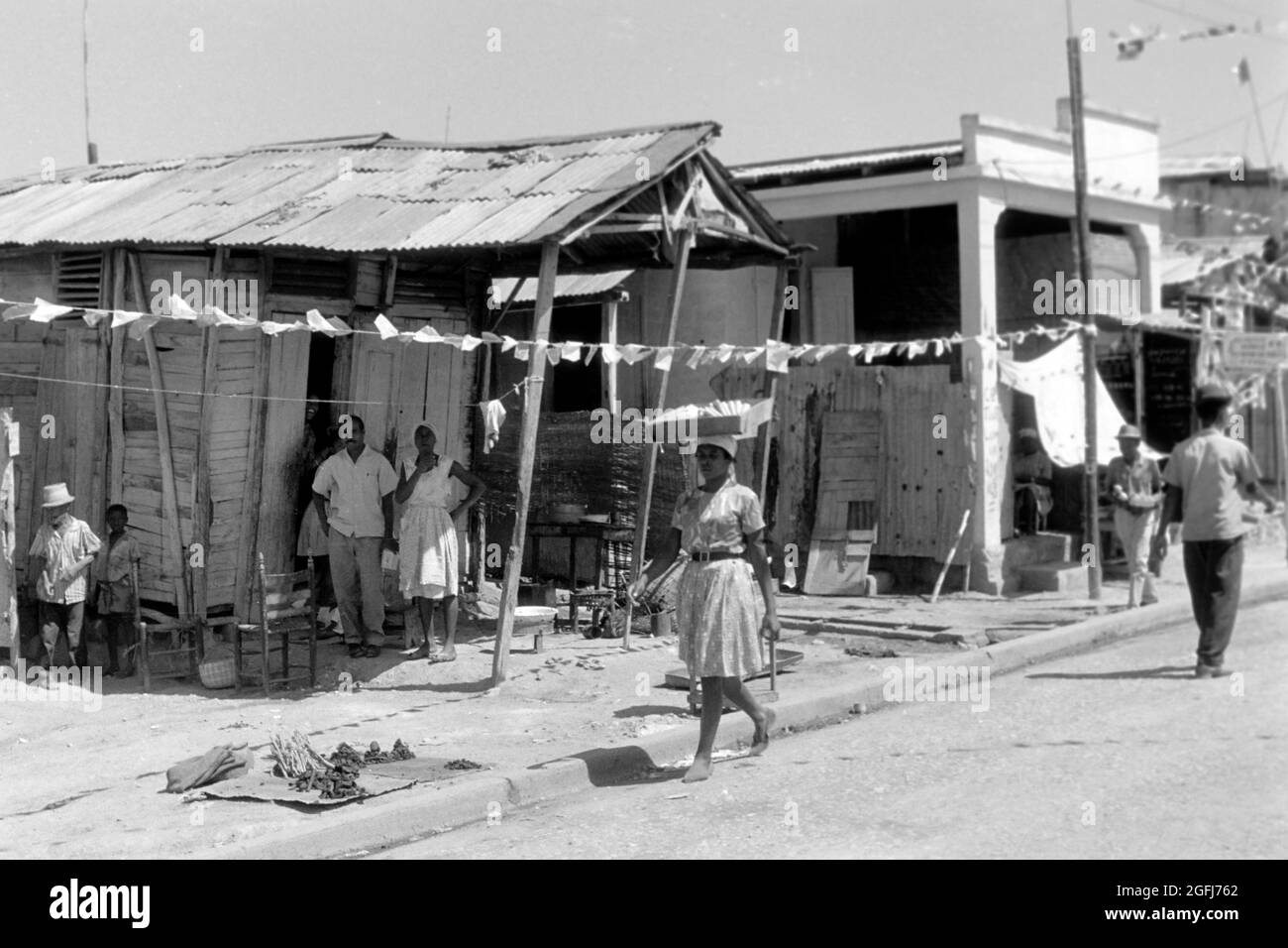 In den slums von Port-au-Prince, Haiti, 1966. Nelle baraccopoli di Port-au-Prince, Haiti, 1966. Foto Stock