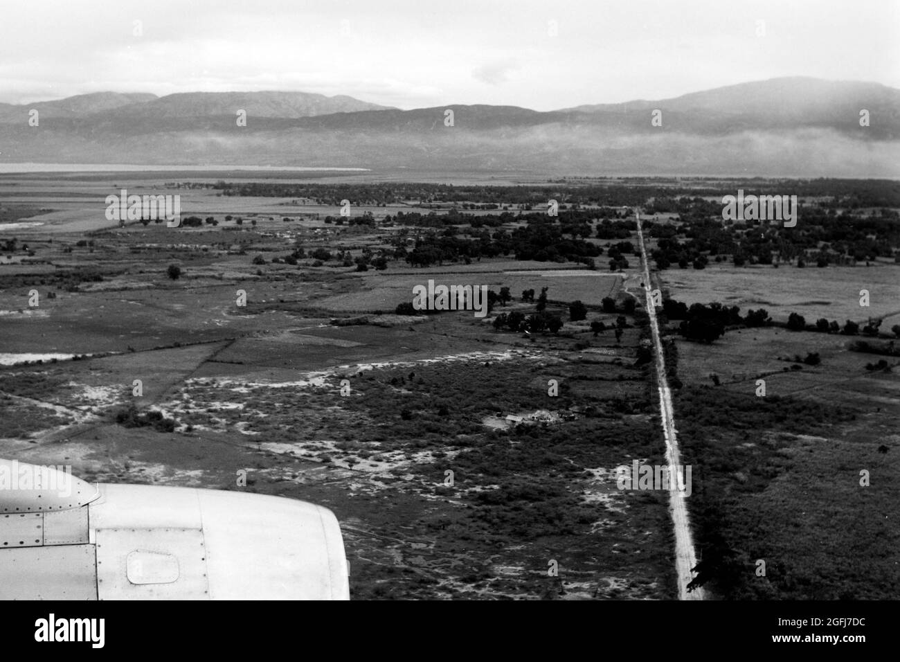 Im Landeanflug auf Port-au-Prince, Haiti, 1967. Avvicinandosi a Port-au Prince, Haiti, 1967. Foto Stock