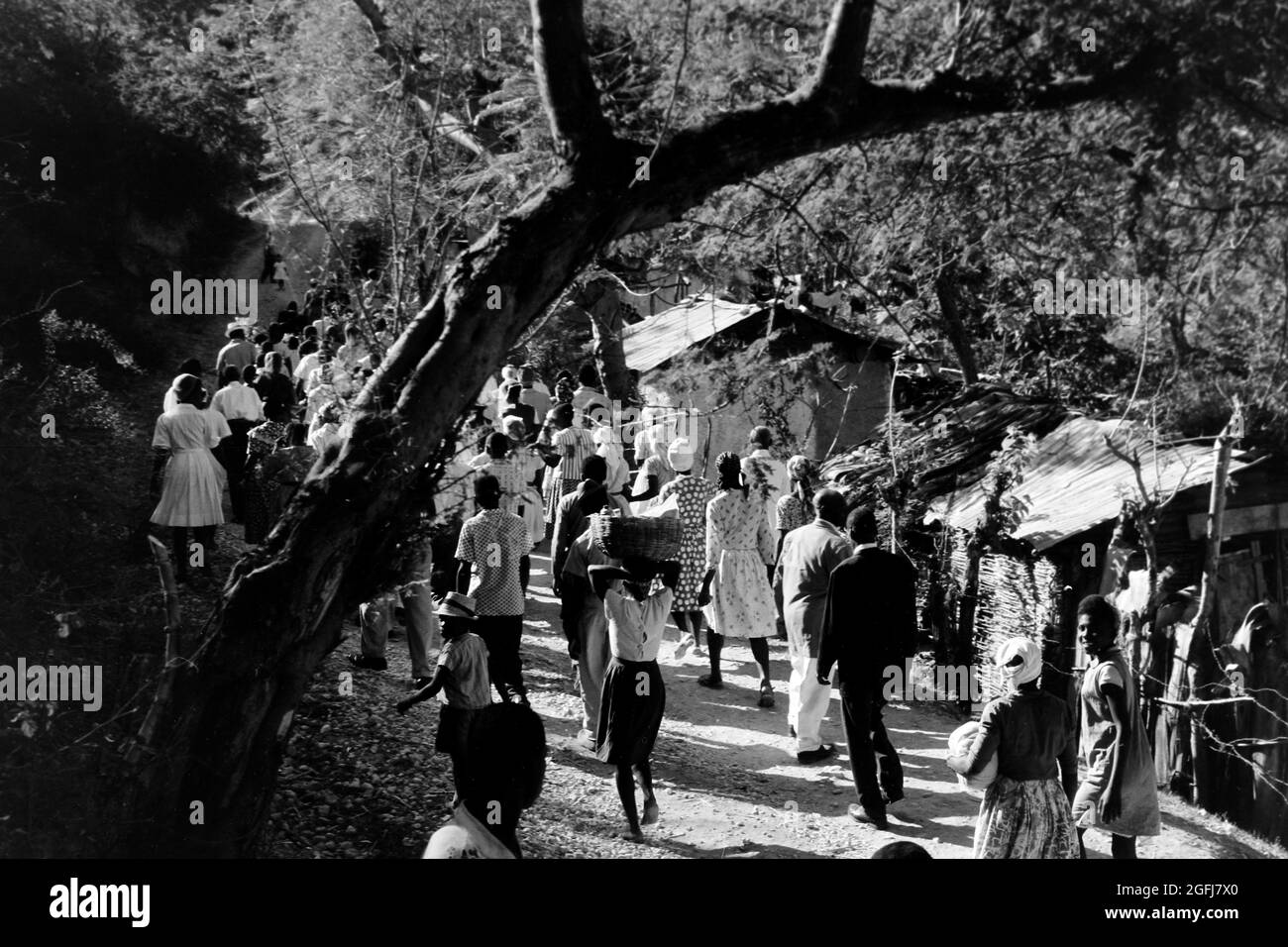 Beerdigungsprozession a Port-au-Prince, Haiti, 1967. Processione dei lutto a Port-au-Prince, Haiti, 1967. Foto Stock