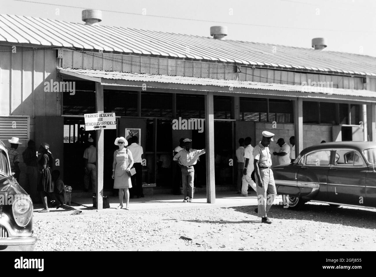 VOR dem Flughafen von Port-au-Prince, 1967. All'aeroporto Port-au-Prince, 1967. Foto Stock