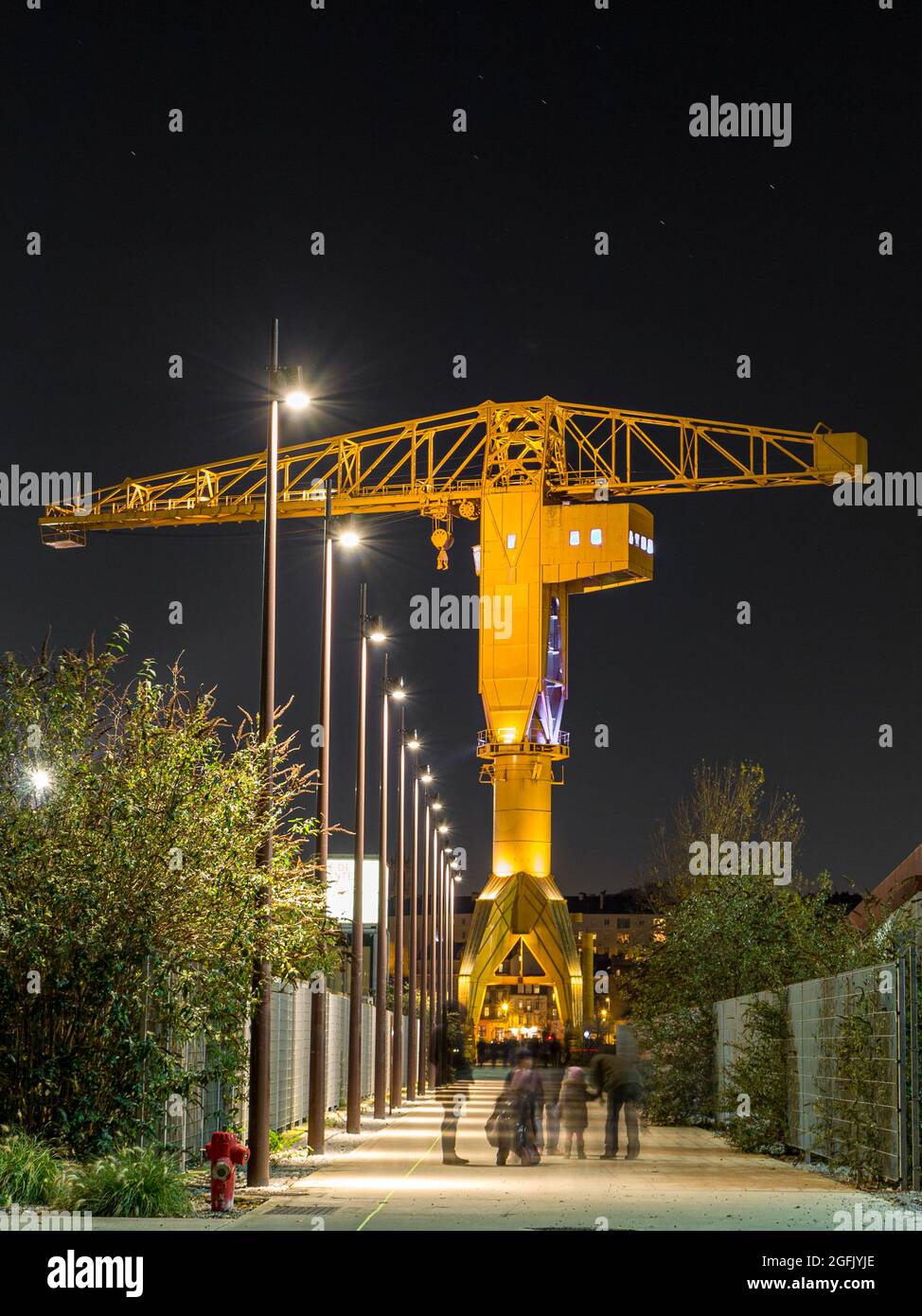Nantes (Francia nord-occidentale): La gru gialla Titan sull'isola di Nantes, patrimonio industriale degli ex cantieri Dubigeon, gru elencata come N Foto Stock