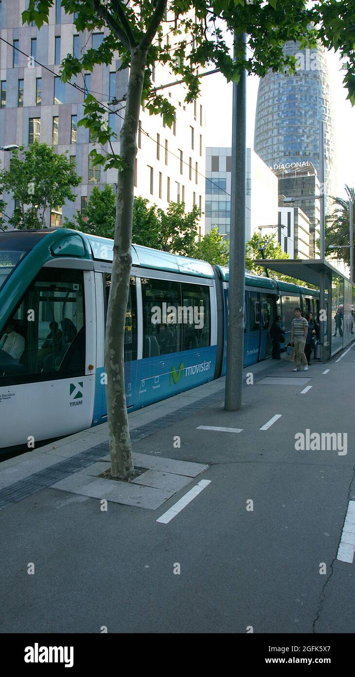 Tram per le strade di Barcellona, Catalunya, Spagna, Europa Foto Stock