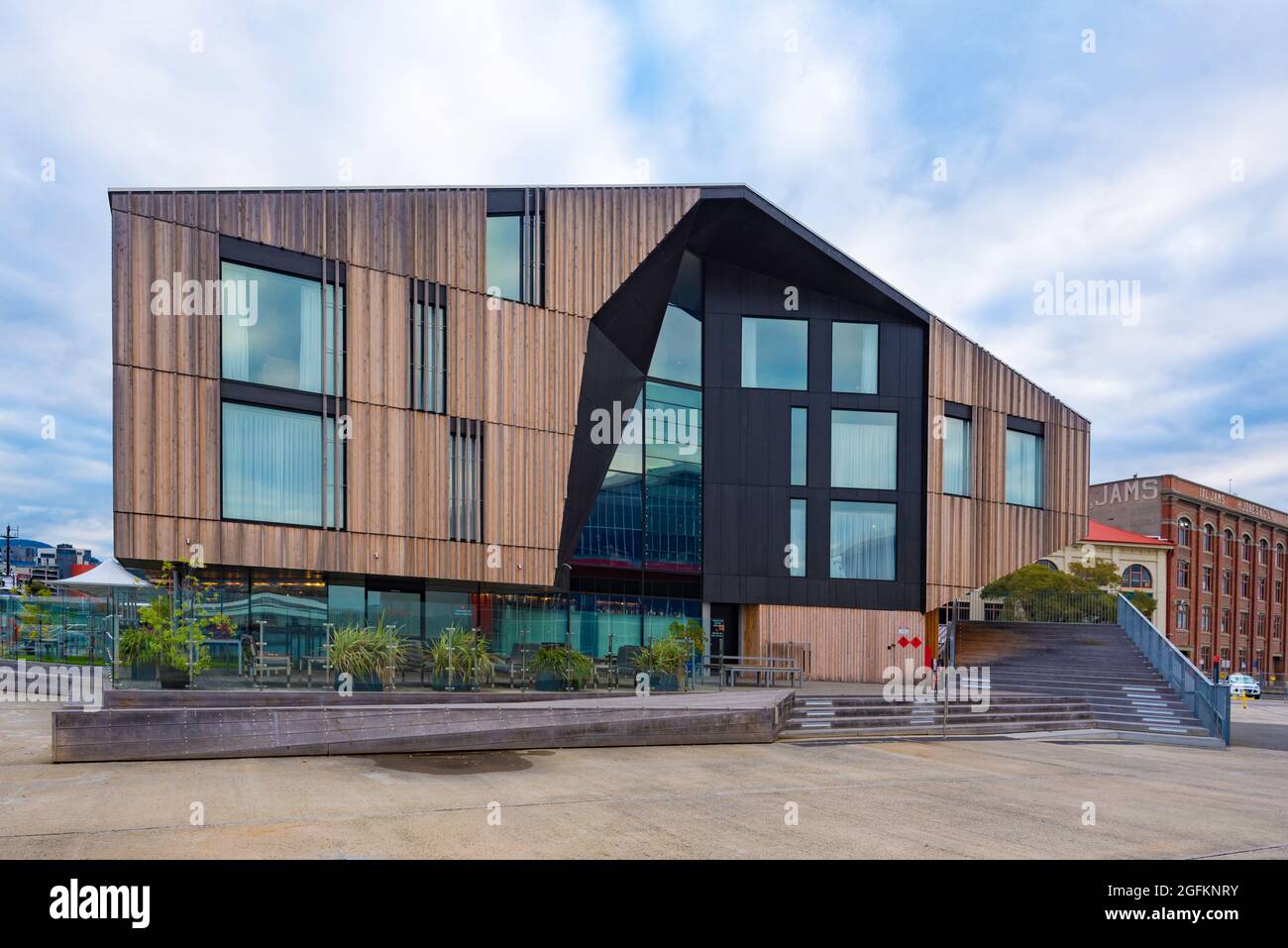 Progettato dalla ditta locale Circa Morris-Nunn Chua Architects, l'hotel Macq01 e' un hotel di prima classe costruito nel 2017 sul bordo delle acque di Hobart, Tasmania Foto Stock