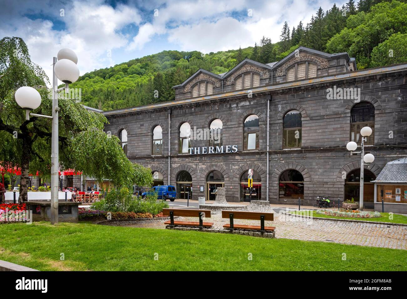 L'edificio Spa in stile neo-bizantino a le Mont-Dore, Parco Naturale dei Vulcani d'Alvernia, Dipartimento Puy de Dome, Auvergne Rhone Alpes, Francia Foto Stock