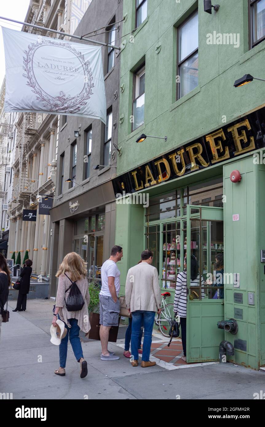 Famoso ristorante e pasticceria parigino a New York City, USA Foto Stock