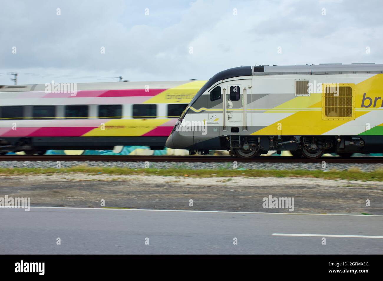 8/26/2021Miami FL - i treni Brightline passano vicino al centro di Miami Foto Stock