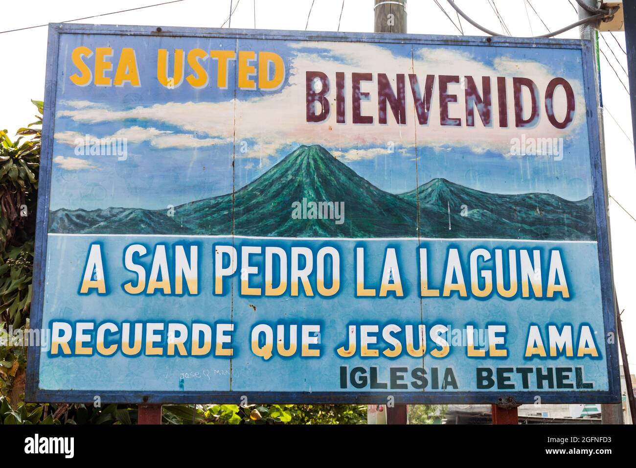SAN PEDRO LA Laguna, GUATEMALA - 23 MARZO 2016: Cartello siate accolti a San Pedro la Laguna, ricordate che Gesù vi ama. Il cartello si trova in questa villa Foto Stock