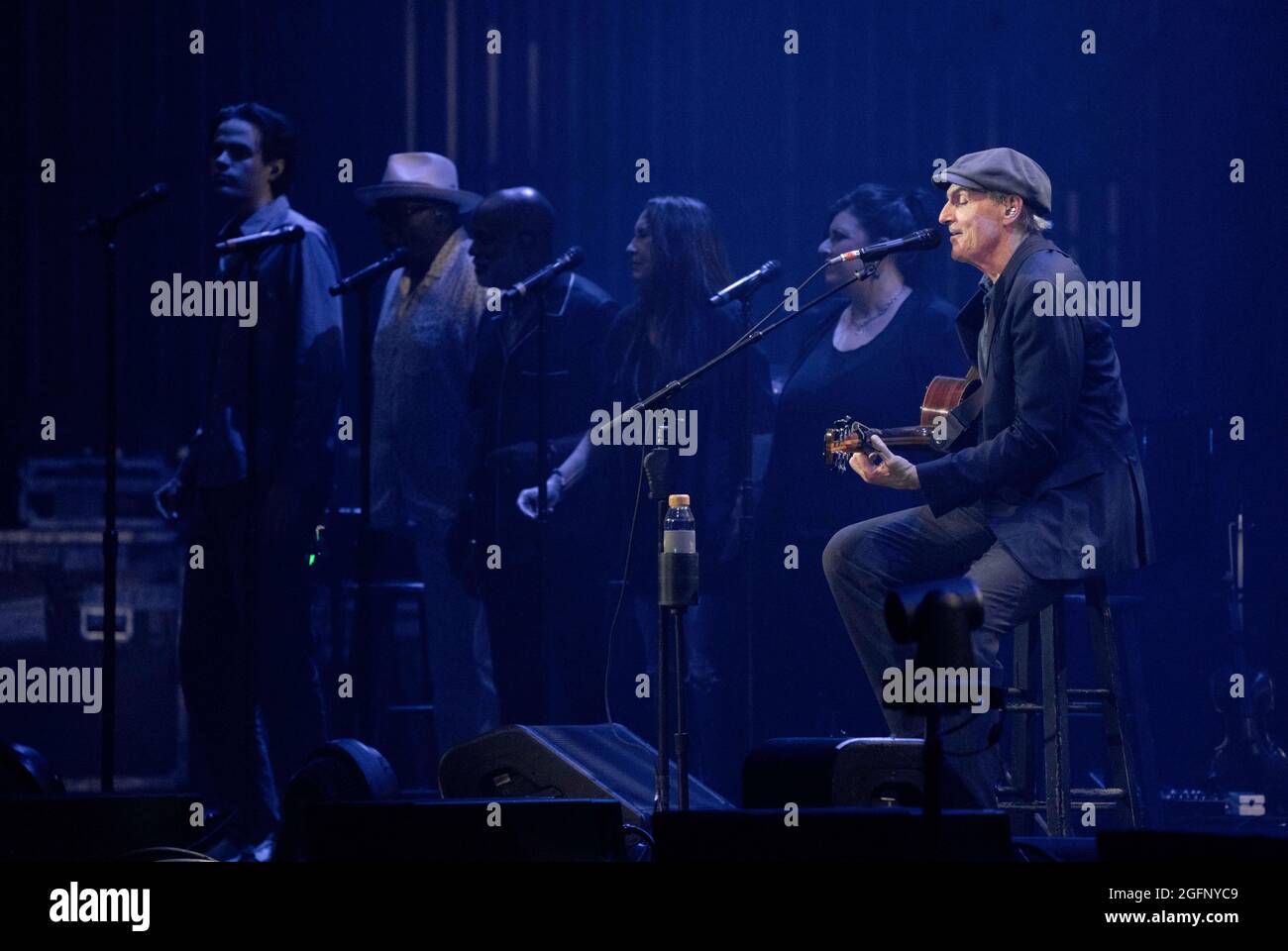 25 agosto 2021, Camden, New Jersey, USA: JAMES TAYLOR suona al BB&T Pavilion di Camden, New Jersey. Jackson Browne e TAYLOR sono in tour insieme. TAYLOR si unì a Browne sul palco verso la fine del suo set per cantare il pretendente, tra gli altri. Brown ha restituito il favore alla fine del set di TAYLORâ. Il figlio di TAYLORâ, Henry, è in tournée con la All Star Band. (Credit Image: © Jim Z. Rider/ZUMA Press Wire) Foto Stock