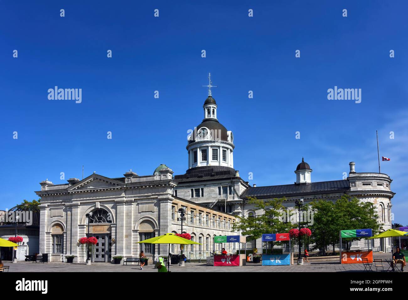 Kingston, Canada - 15 agosto 2021: Il municipio di Kingston fu completato nel 1844 quando la città fu la capitale dell'allora provincia del Canada. È d Foto Stock