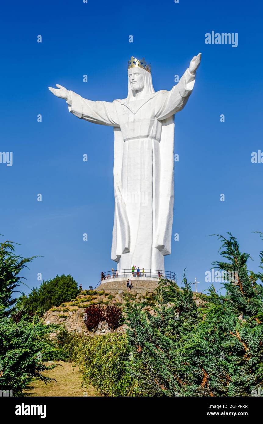 Świebodzin, Polonia 14 agosto 2021, figura di Gesù Cristo, la scultura allude alla statua di Cristo Redentore a Rio de Janeiro, che è 3 m. Foto Stock