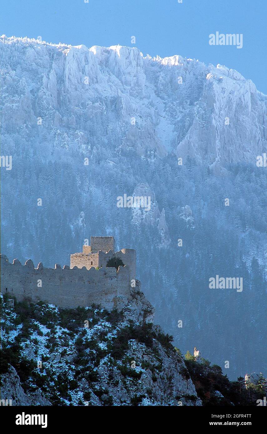 Francia. Aude (11) Castello catare di Puilaurens sotto la neve Foto Stock