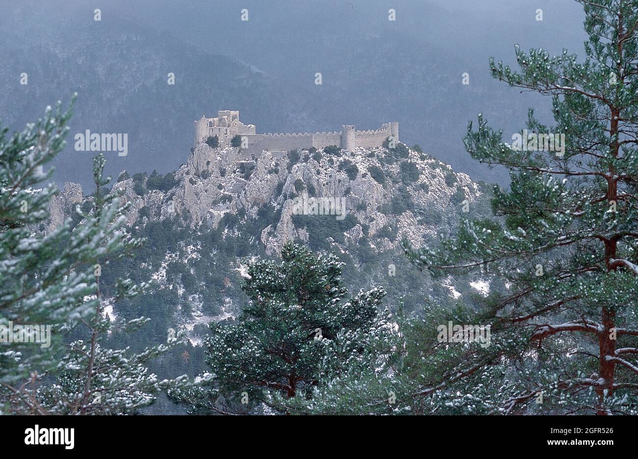 Francia. Aude (11) Castello catare di Puilaurens sotto la neve Foto Stock