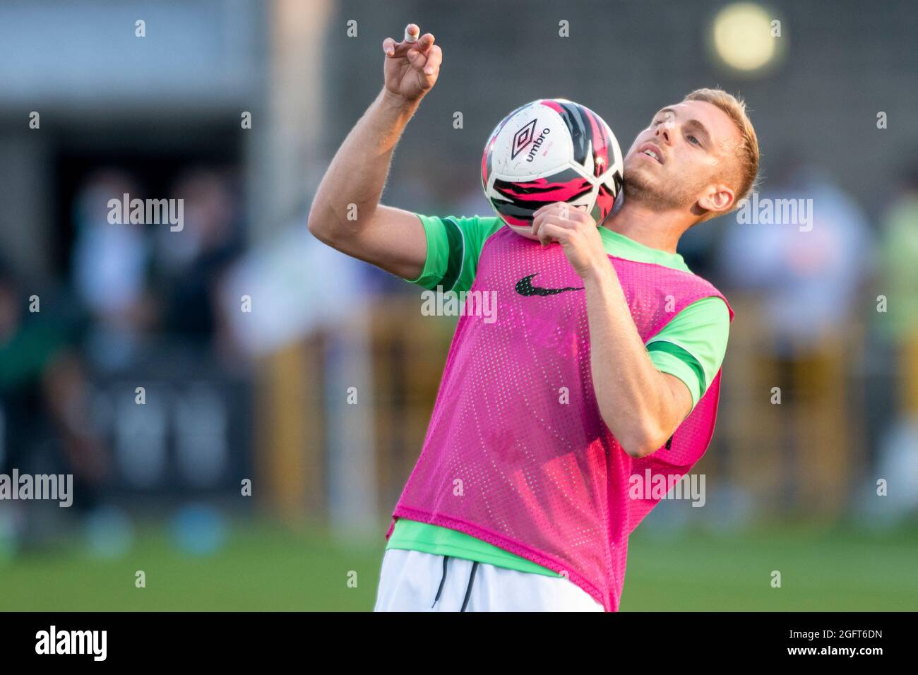 Dublino, Irlanda. 26 agosto 2021. Martin Miller di Flora con la palla durante i Play-off della UEFA Europa Conference League, seconda partita tra Shamrock Rovers e FC Flora Tallinn al Tallaght Stadium di Dublino, Irlanda, il 26 agosto 2021 (foto di Andrew SURMA/SIPA USA). Credit: Sipa USA/Alamy Live News Foto Stock