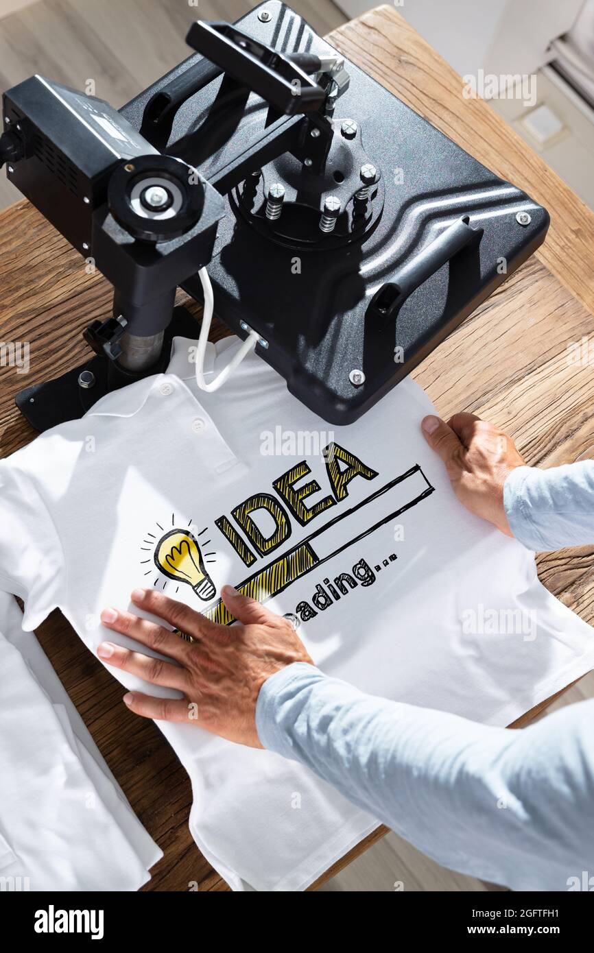 TShirt Print con la macchina per la stampa termica. Stampa di magliette Foto Stock