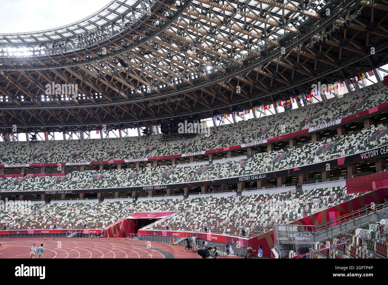 Tokio, Giappone. 27 ago 2021. Paralimpiadi: Atletica, allo Stadio Olimpico. Le gare di atletica si svolgono senza spettatori, gli stand sono vuoti. Credit: Marcus Brandt/dpa/Alamy Live News Foto Stock