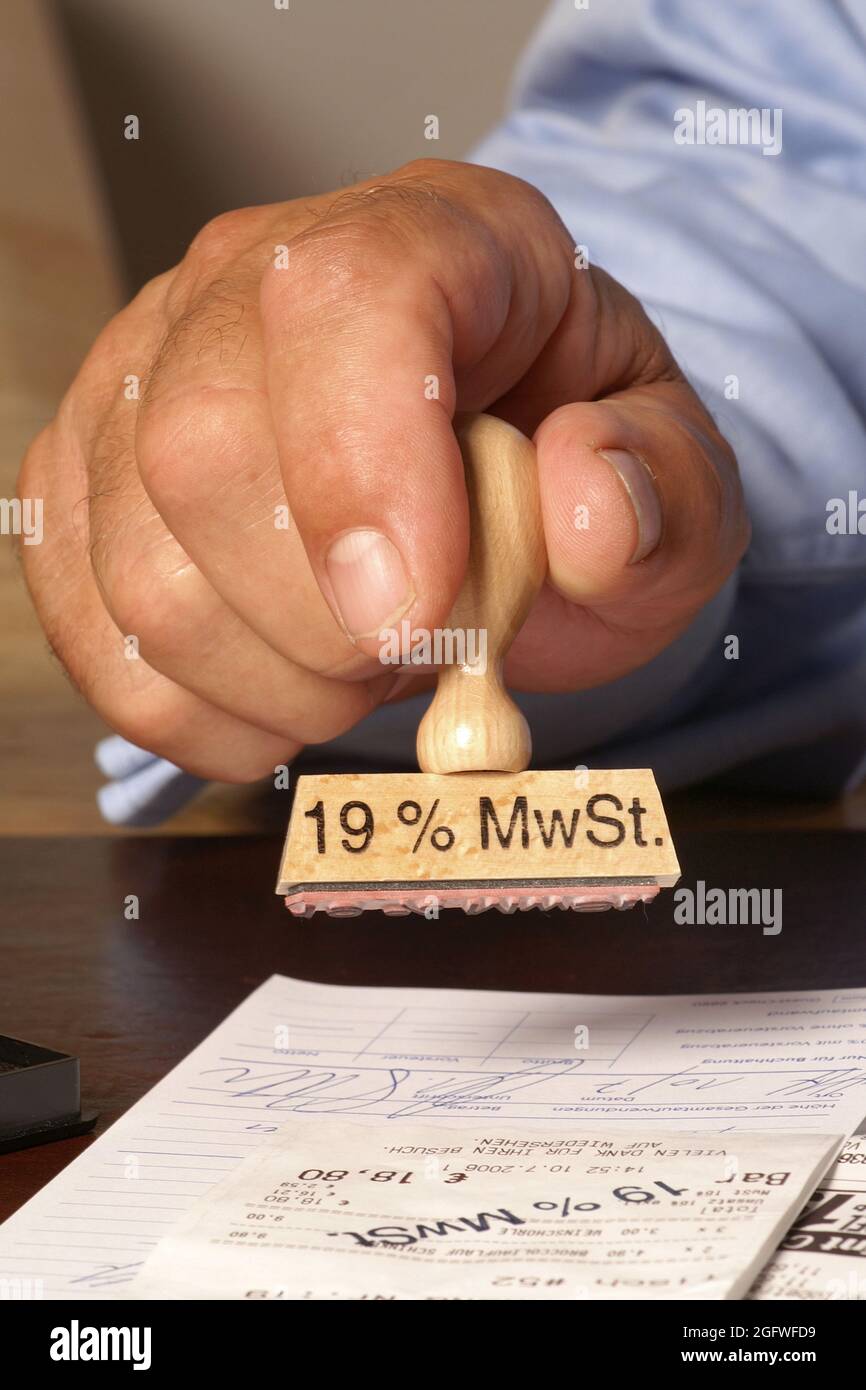 Francobollo, francobollo in legno, iscrizione: IVA 19%, Germania Foto Stock