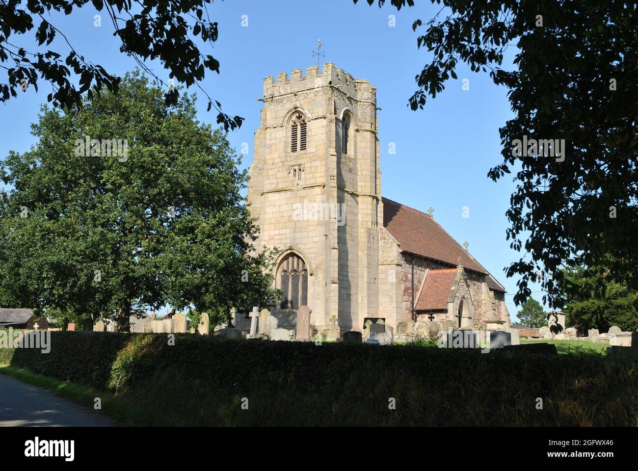 Chiesa di Santa Lucia nel villaggio di Upton Magna risalente al XII secolo Foto Stock