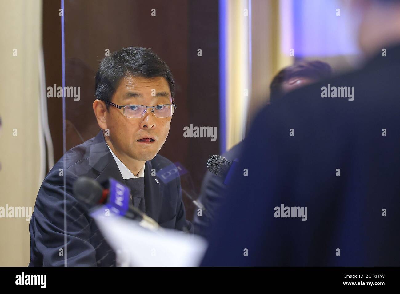 Tokyo, Giappone. 27 ago 2021. Osamu Okuda, Presidente e Amministratore Delegato di Chugai Pharmaceutical Co., Ltd. Ha tenuto una conferenza stampa presso il Foreign Corresponders' Club of Japan (FCCJ). Chugai, una filiale del produttore svizzero di droga Hoffmann-la Roche, ha il diritto di sviluppare e commercializzare il cocktail di anticorpi Lonavive in Giappone, sviluppato da Regeneron Pharmaceuticals e Roche, con sede negli Stati Uniti, per i pazienti affetti da COVID-19 il 27 agosto 2021 a Tokyo, Giappone. (Foto di Kazuki Oishi/Sipa USA) Credit: Sipa USA/Alamy Live News Foto Stock