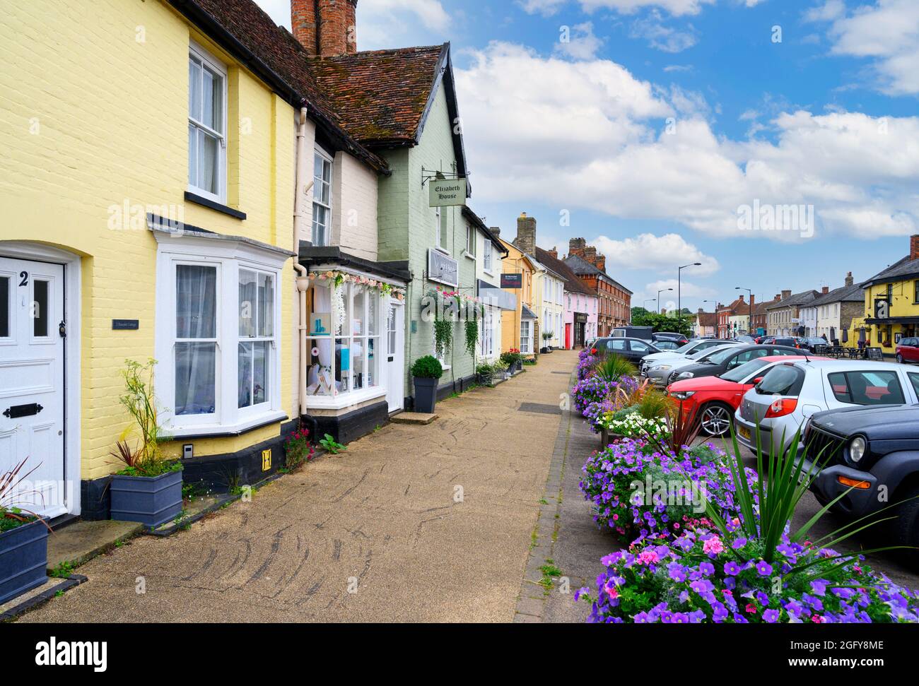 Hall Street nel centro del villaggio, Long Melford, Suffolk, East Anglia, Inghilterra, REGNO UNITO Foto Stock