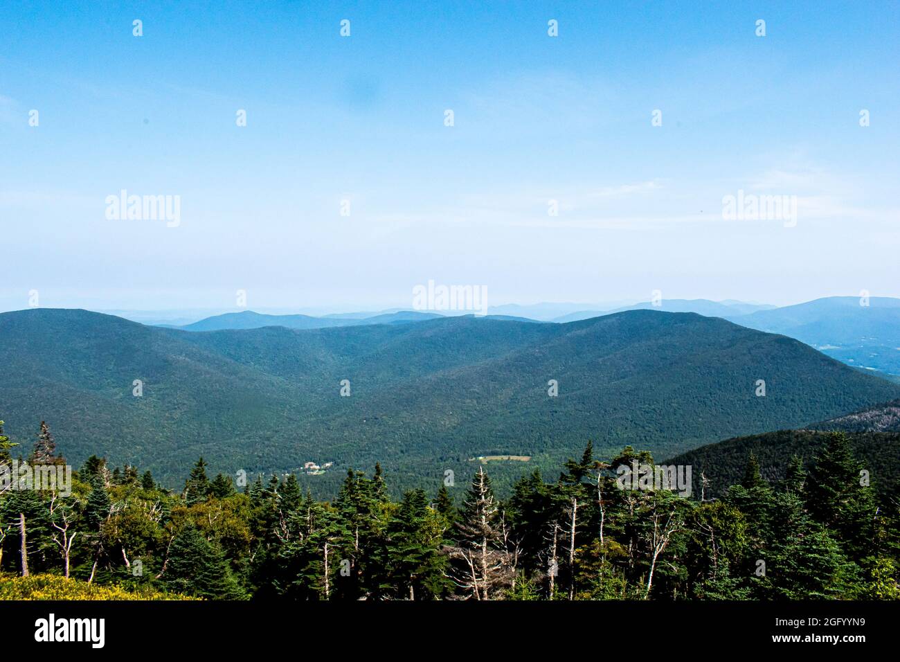 Paesaggio delle montagne del Vermont sulla cima del Monte Equinox in Vermont Foto Stock