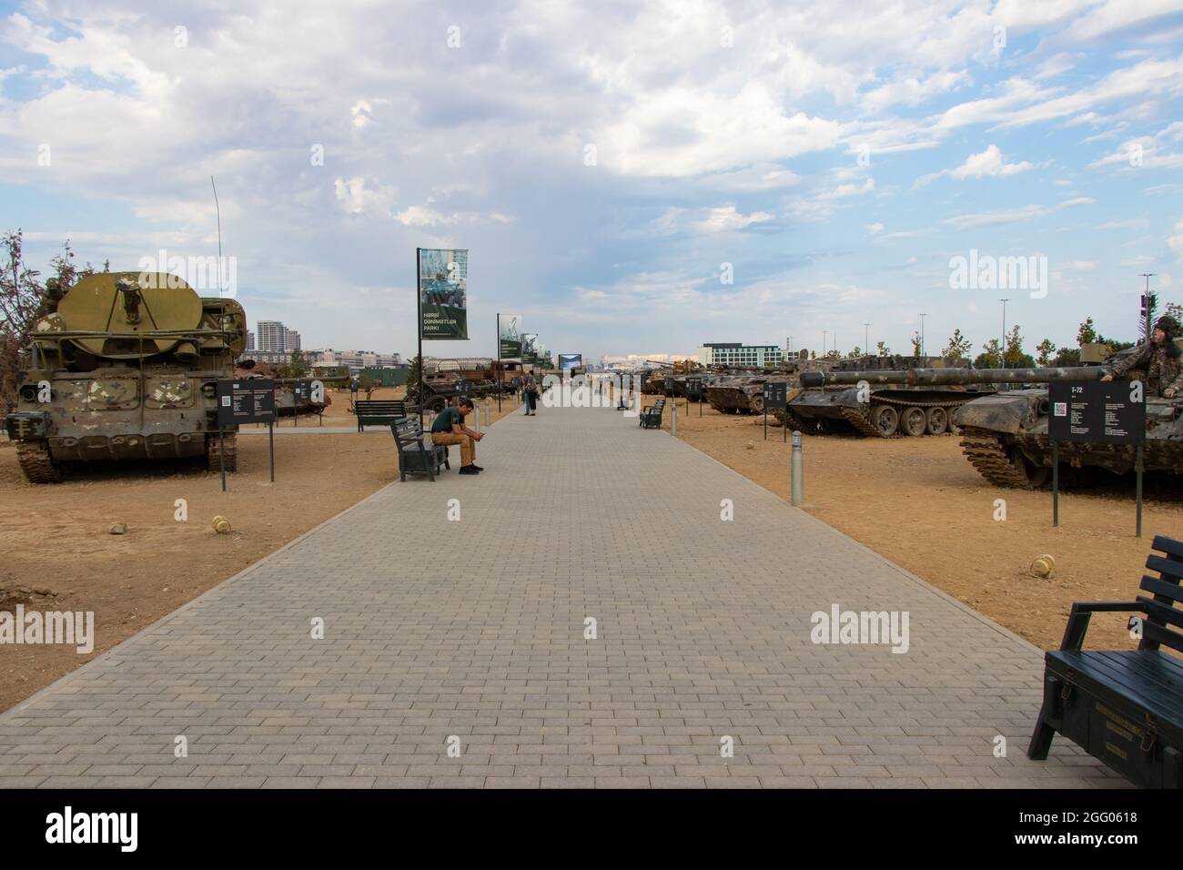 Il Parco del Trofeo militare. Baku - Azerbaigian. Catturati veicoli militari armeni Foto Stock