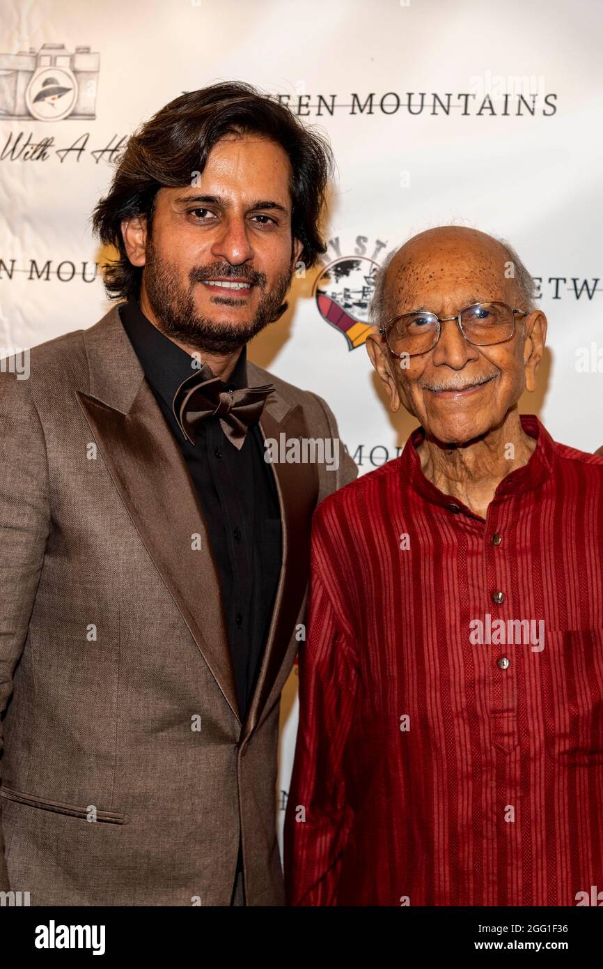 Amit Sarin, Noel De Souza partecipa allo Screening Speciale del 'fra le Montagne' agli Studios di Raleigh, Los Angeles, CA il 27 agosto 2021 Foto Stock