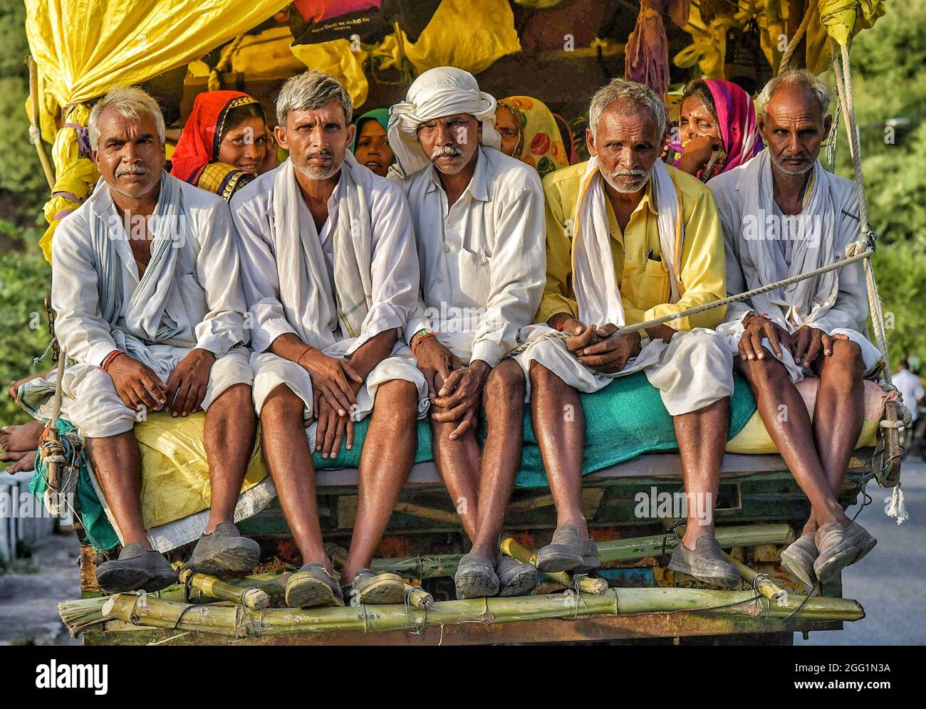 I pellegrini di Ramdevra ad Ajmer vanno alla fiera di Ramdevra, alla quale partecipano centinaia di devoti che vengono in grandi gruppi. Ramdevji fiera e festival è celebrato nel mese di Bhadrapad. È la fiera più importante di Ramdevra, che si trova a 12 km a nord di Pokhran. Questa fiera si svolge per dieci giorni nel mese di agosto e settembre e secondo il calendario indù si celebra dal bhadon sudi 2 al bhadon sudi 11. Molti devoti partecipano alla fiera per rendere omaggio a Baba Ramdev. È anche conosciuto come RAM Shah PIR dai musulmani. (Foto di Shaukat Ahmed/Pacific Press) Foto Stock