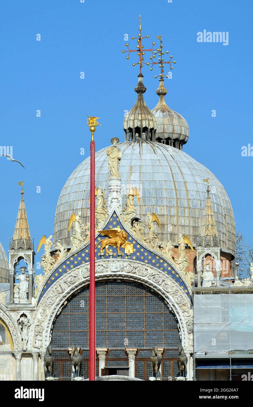 Particolare della facciata della Basilica di San Marco di Venezia - Italia. Foto Stock