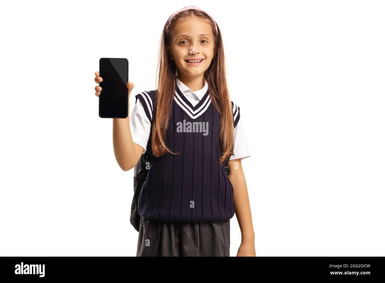 Carina studentessa che mostra uno smartphone isolato su sfondo bianco Foto Stock
