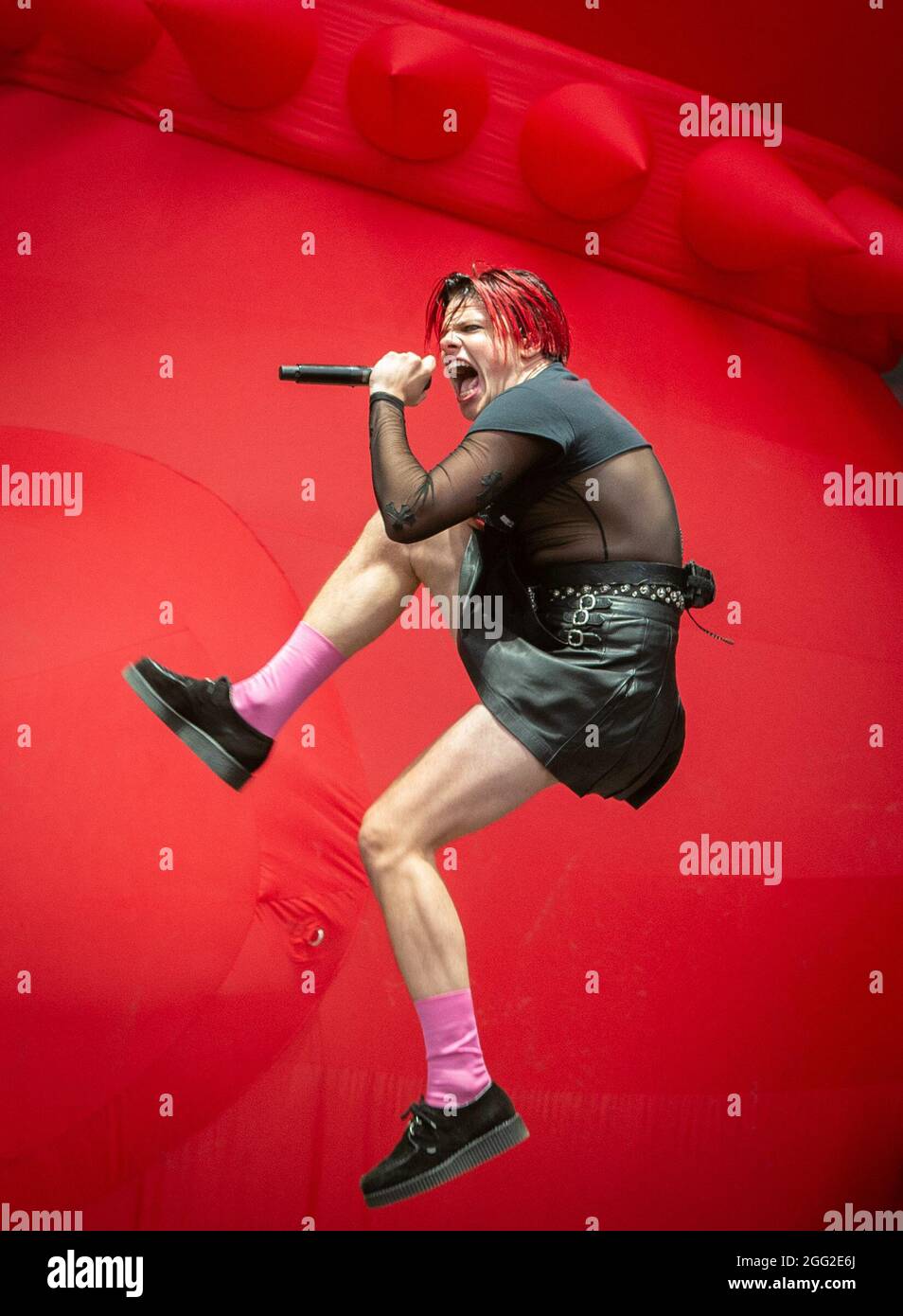 Leeds, Regno Unito, 27 agosto 2021. Yungblud al Leeds Festival. Credit Katja Ogrin/Alamy Foto Stock