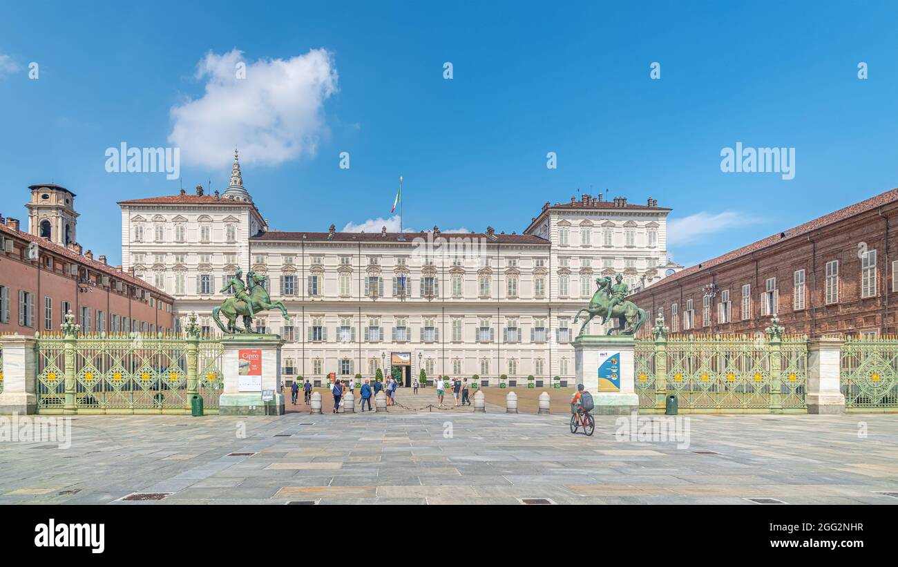 Facciata principale del Palazzo reale in Piazza Castello, Torino, Italia Foto Stock